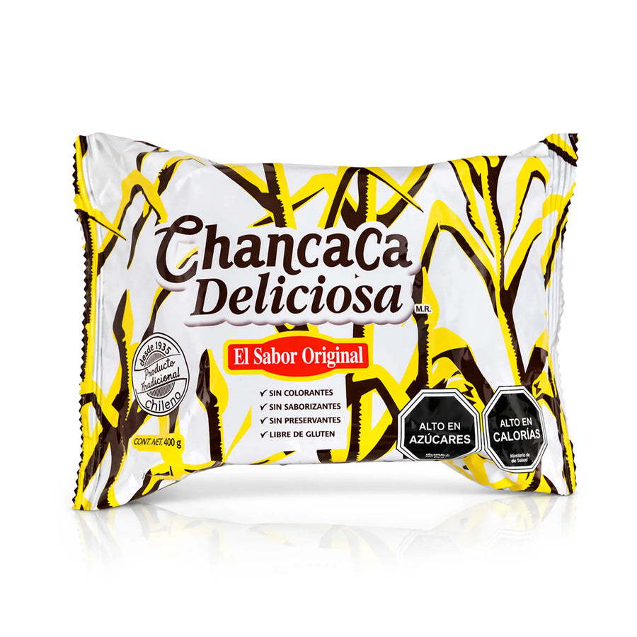 Un paquete de 400 gramos de Chancaca con toques blancos, marrones y amarillos.