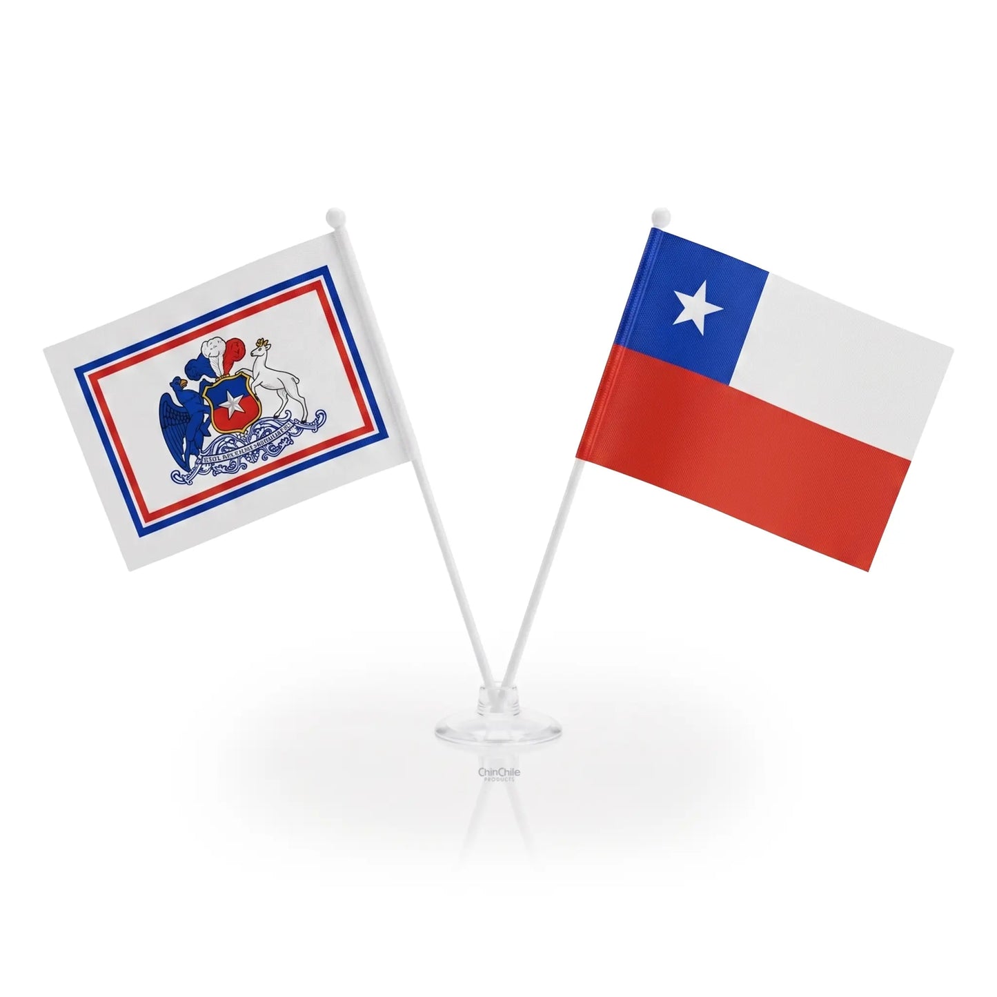 Lote de 2 banderas chilenas para el coche: la bandera nacional de Chile y la bandera con el escudo de Chile, fijadas a una única ventosa transparente con dos orificios.