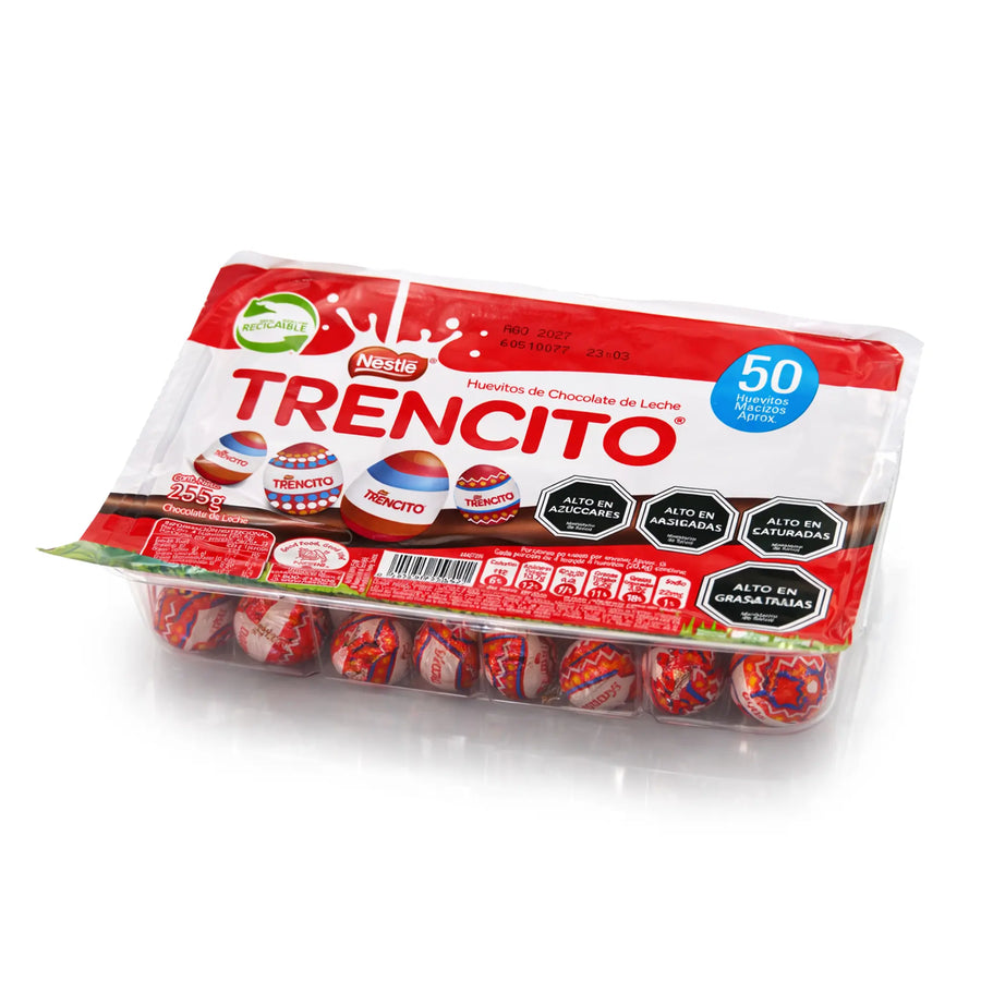 Paquete de bombones «Trencito» de Nestlé sobre fondo blanco