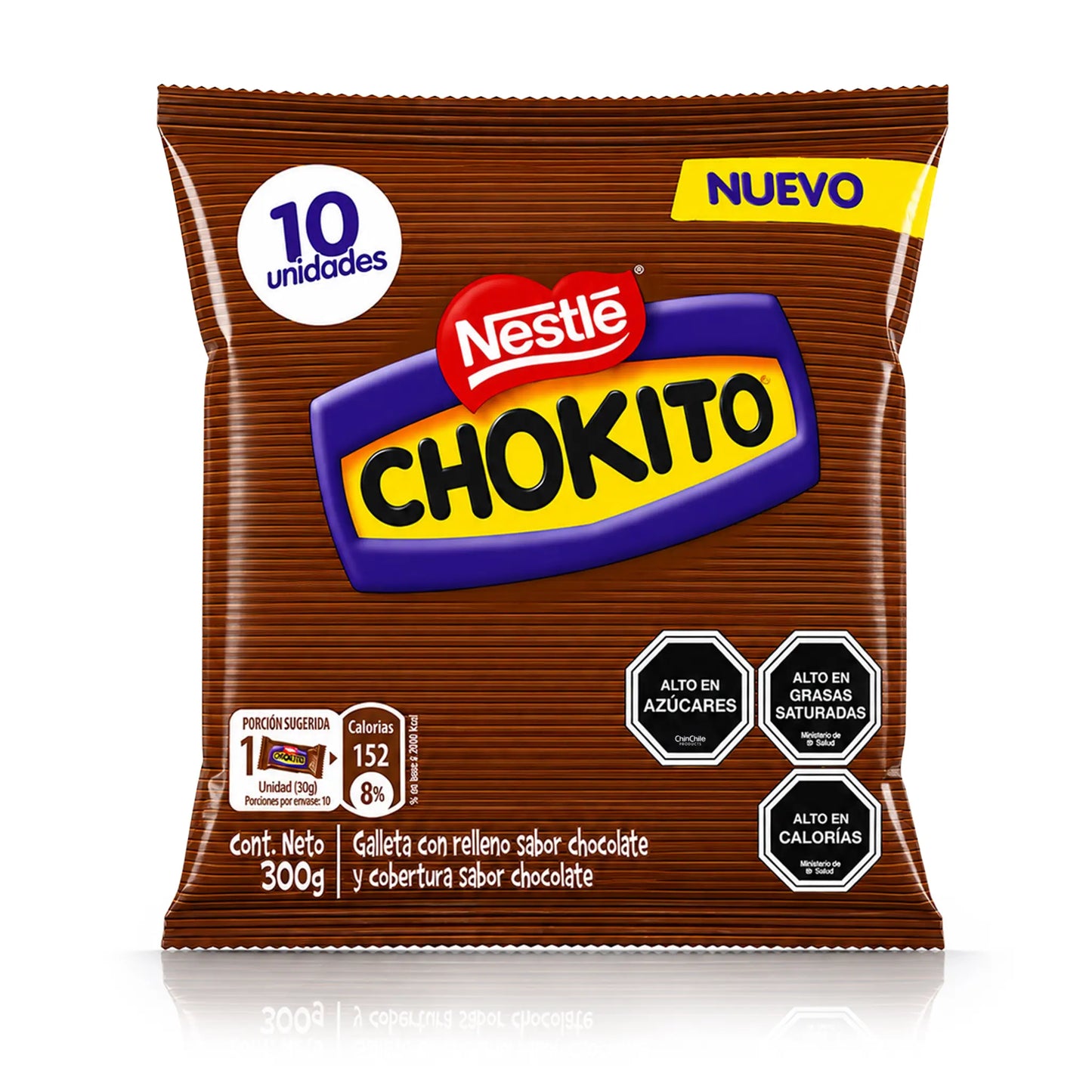 Una bolsa de 300 g de galletas recubiertas de chocolate Chokito de Nestlé, con su característico envoltorio marrón y el logotipo de Chokito en morado y amarillo, sobre un fondo blanco con un sutil reflejo.