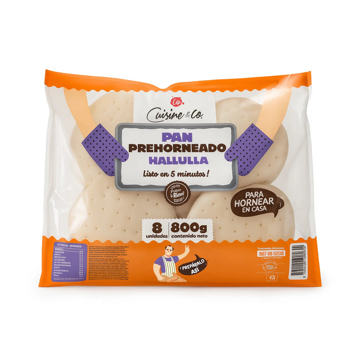 Pan Prehorneado Hallulla – 800g pack of Chilean hallulla rolls by Cuisine & Co. on a white background.