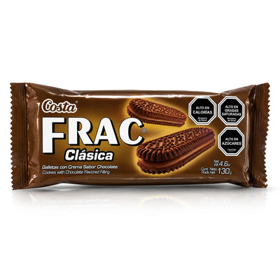 Un paquete de galletas Costa Frac Clásica con relleno de chocolate, que se muestra en su envoltorio marrón sobre un fondo blanco con un suave reflejo.