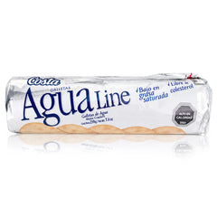 Un paquete blanco y plateado de galletas Agua Line de Costa.