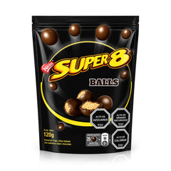 Envase de Nestlé Super 8 Balls sobre fondo blanco