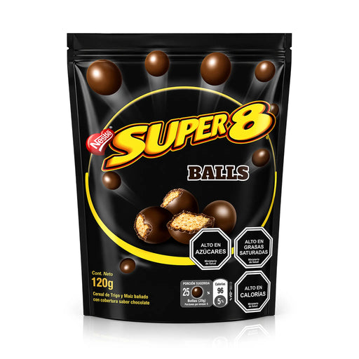 Envase de Nestlé Super 8 Balls sobre fondo blanco