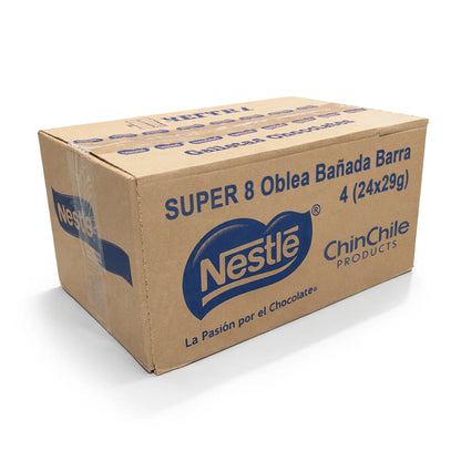 Caja de cartón con productos de Nestlé ChinChile sobre fondo blanco