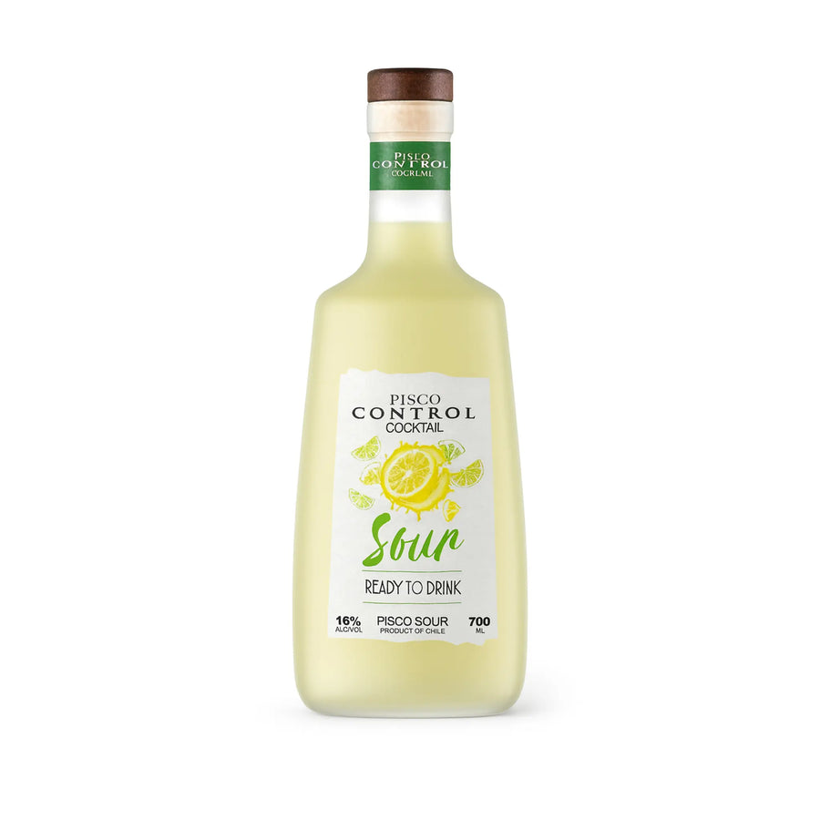 Botella de cóctel Pisco Control sobre fondo blanco