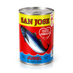 Lata de jurel de San José sobre fondo blanco