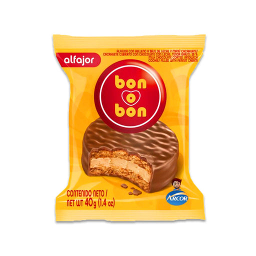 A single Bon o Bon Alfajor wrapped in yellow packaging.
